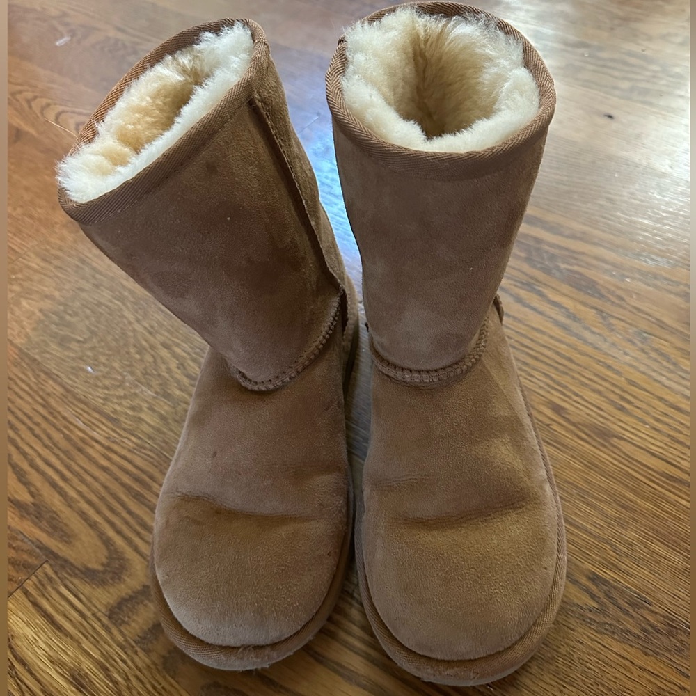 Big Kids Classic II Uggs